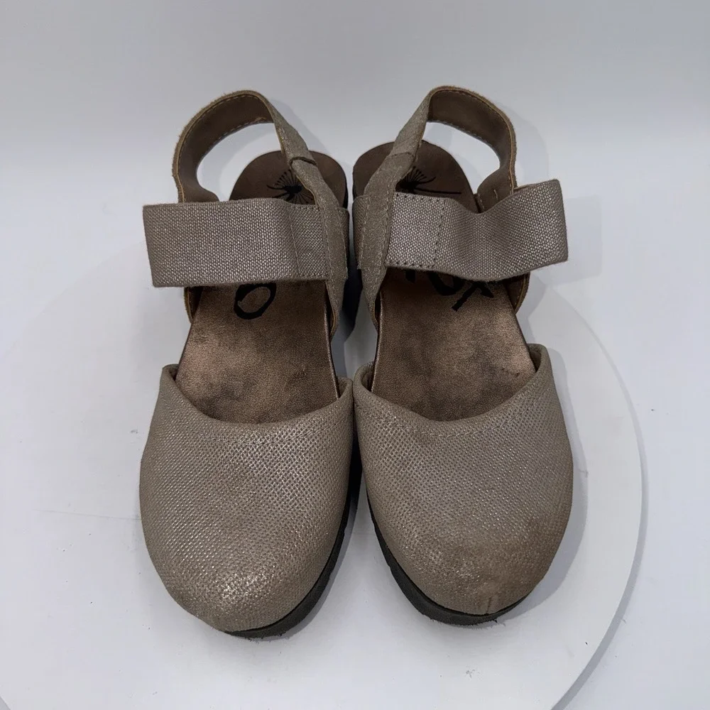 OTBT Roadie Pewter Leather Wedge Closed‎ Toe Mary Jane Women's Size 8.5